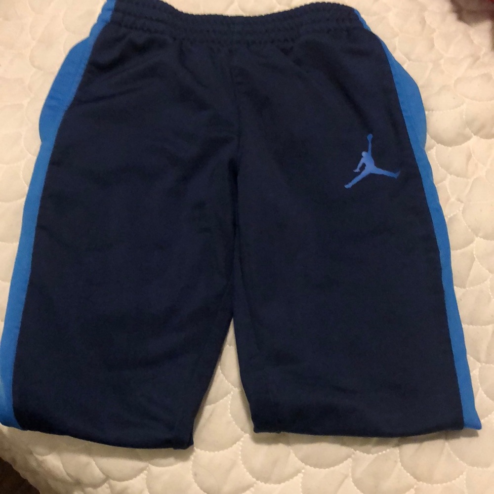 Good Conditions Pants Jordan size 7 6-7 years